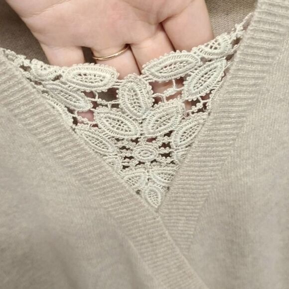 Hotel‎ Particulier 100% Cashmere V-Neck Sweater Size XS - Picture 8 of 9